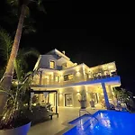 Ultimate Luxury Dream Villa With 7 Bedrooms, Gym, Spa And Infinity Pool