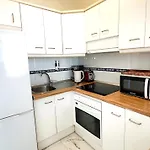 Skol 424 Stunning One-Bedroom Apartment With Sea Views
