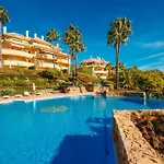 Luxurious Frontline Golf Apartment In Elviria