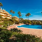 Luxurious Frontline Golf Apartment In Elviria