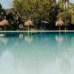 Ground Floor Holiday Apartment With Terrace And Pool In Puerto Banus, Marbella