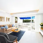 Modern 2 Bedroom Apartment, With Sea Views, In Playas Del Duque - Puerto Banus