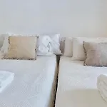 Skol 242 Excellent One Bedroom Apartment With Sea Views