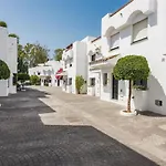 Escape To Serenity - 3 Bedroom Townhouse By The Sea!