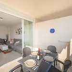 Flat -Puerto Banus -6 A 8 Persons-Pool-Parking