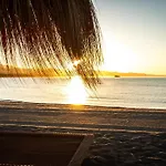 Marbella Banus Suites - Puerto Banus Marina Harbour Seafront Apartment