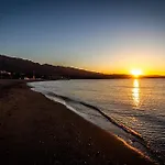 Marbella Banus Suites - Puerto Banus Marina Harbour Seafront Apartment