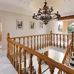 Villa Treetops - Family Villa With Heated Pool In