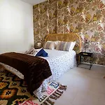 Cozy 2-Bed 2-Bathroom Apartment In Marbella Town Centre