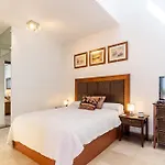Villa By The Beach 5 Bedrooms