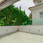Villa In Puerto Banus