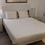 Little Peaceful Retreat Room With Bath, Heating, Terrace, Free Wifi Fridge Easy Parking