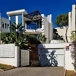 Luxurious 2 Bedroom Townhouse In Sierra Blanca