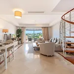 Nueva Andalucia Penthouse