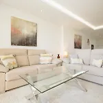 Renovated Apartment With Garden And Direct Beach Access, Marbella East