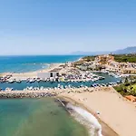 Villa Calmamar Cabopino Beachfront In Marbella