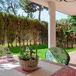 Beautiful 2Br Apt With Terrace, Garden & Pool