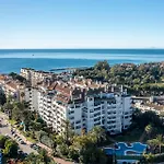 Modern Apartment - 2 Bedrooms, Beachside - Puerto Banus
