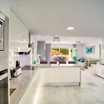 Marbella Luxury Home With Games Room & Sea Views