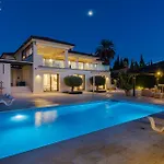 Marbella - Los Naranjos Golf Frontline Villa