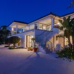 Marbella - Los Naranjos Golf Frontline Villa