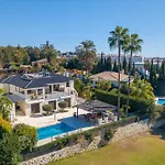 Marbella - Los Naranjos Golf Frontline Villa
