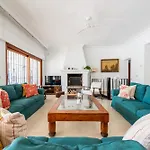 Villa Casa La Concha - Luxury 6 Bedroom Villa In Marbella, Beautiful Mountain View, Heated Swimming Pool, 15Min Walk To Puerto Banus Beaches, Sleeps Up To 12