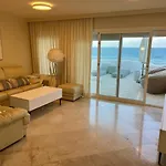 Piso 2 Habitaciones, Salon 2 Bano En Puerto Banus Vista Mar !