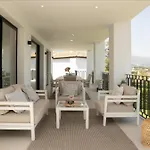 Exquisite 5 Bdrm Luxury Villa W Gym, Bbq, And Pool