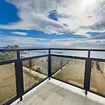Skol 617 Beachfront Two-Bedrooms Duplex With Sea Views