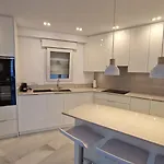 Polo Apartments 4E Jacaranda