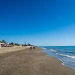 New House 80 M From The Beach