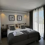 Family Holiday Bliss In Marbella- Brand-New 4 Bedroom Villa With Garden, Private Pool & Jacuzzi, Marbesa 500 M To The Beautiful Cabopino Beach