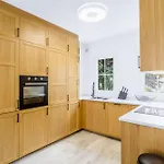 Marbella Real - Newly Reformed Apartment