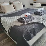 Duplex Penthouse Casa M3 Walking Distance Puerto Banus