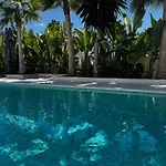 Family Holiday Bliss In Marbella- Brand-New 4 Bedroom Villa With Garden, Private Pool & Jacuzzi, Marbesa 500 M To The Beautiful Cabopino Beach