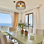 El Faro, Center Marbella Beachfront - Eaw Homes