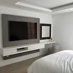 Modern Apartment Puente Romano