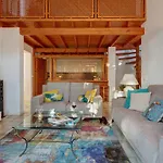 Villa With Private Pool And Garden In Marbella
