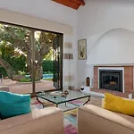 Villa With Private Pool And Garden In Marbella