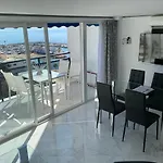 Skol 927A - Beachfront Central Luxury Penthouse