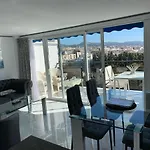 Skol 927A - Beachfront Central Luxury Penthouse