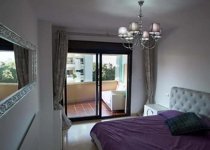 Roy Boston - Luxury Apartment