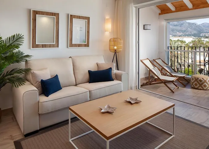 Frontline Beach & Sea Views - 2 Bedrooms - 2 Bathrooms - Puerto Banus Apartment