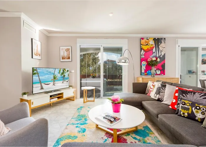 4 Bedroom Apartment In Puerto Banus 150 Meters From The Beach