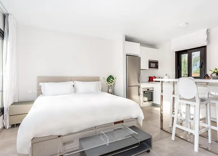 By Riva - Chic, Contemporary Studio In Puerto Banus Gardens