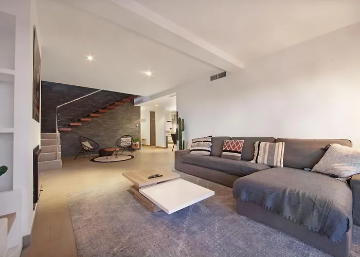Modern Villa Close To Costabella Beach