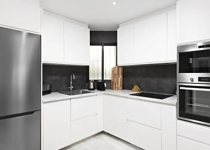 Two Bedroom Apartment In Puerto Banus With Terrace