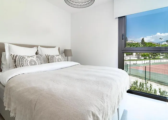 Gg- Modern Townhouse, Families & Couples Only