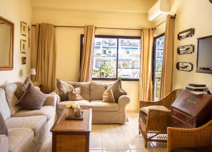 Skol 130. One Bedroom Apartment With Sea Views In Marbella Centre